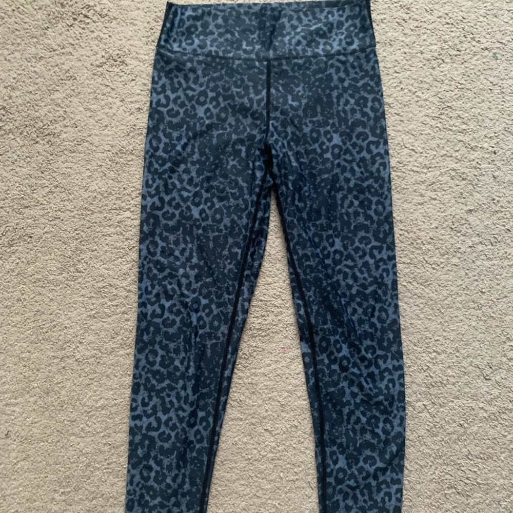 (SOLD)Zyia high rise leopard scrunch butt leggings